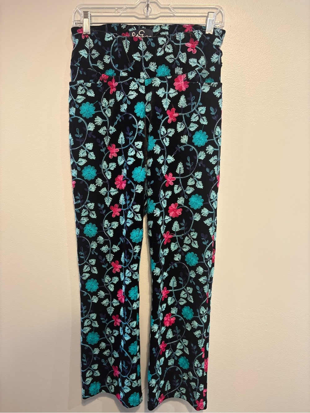 Lesley Evers Black Floral Pull on Pants with Teal & Pink Flowers Size Small